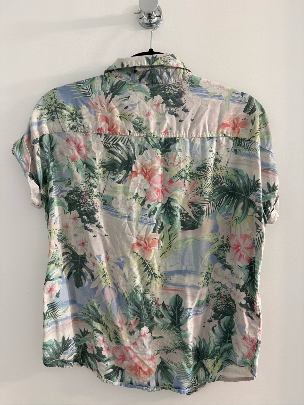 Tommy Bahama Women’s Short-Sleeve Floral Camp Shirt - Pastel Hawaiian - Picture 2 of 5